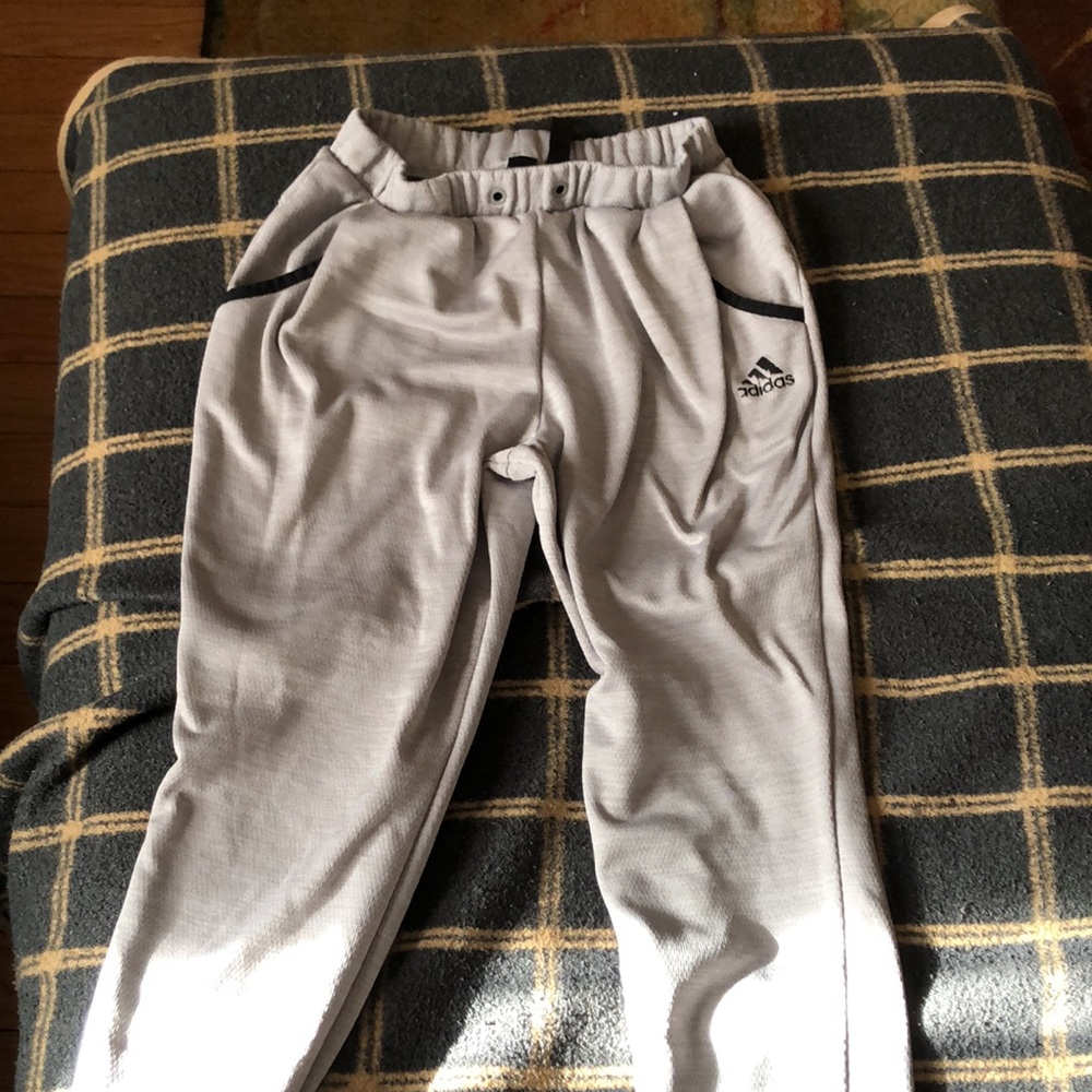 Adidas Joggers/Sweats